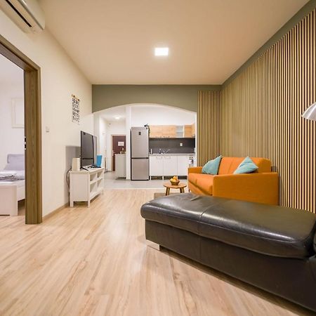 Vesna Convenient Apartment Братислава Екстериор снимка