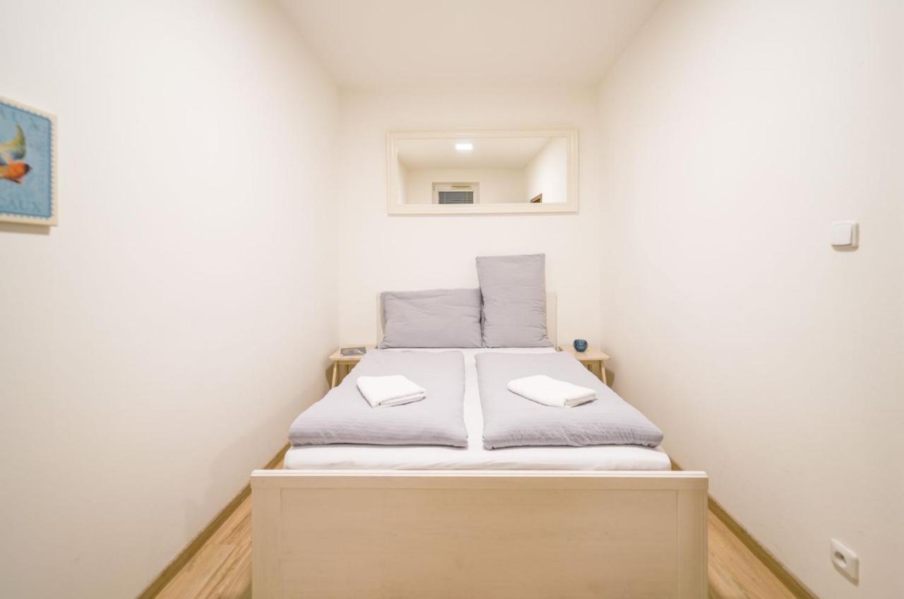 Vesna Convenient Apartment Братислава Екстериор снимка