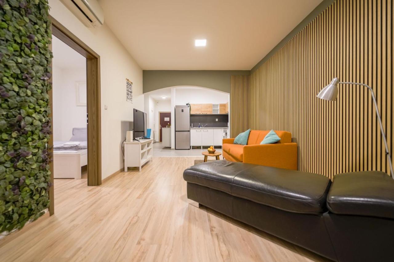 Vesna Convenient Apartment Братислава Екстериор снимка