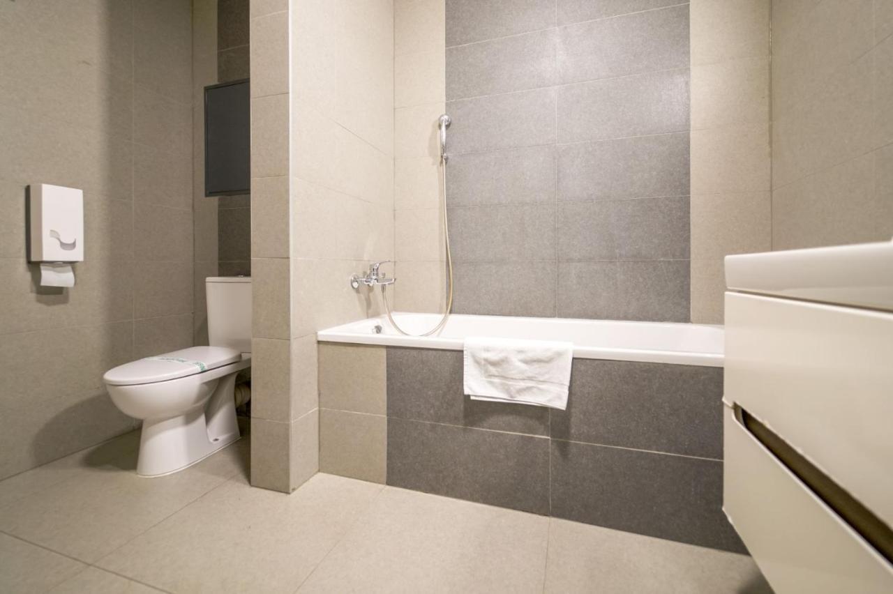 Vesna Convenient Apartment Братислава Екстериор снимка